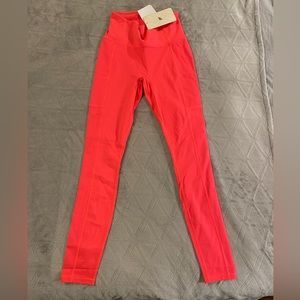 Fabletics NWT Motion 365 legging. Small